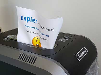 papier-vastgelopen-in-papierversnipperaar